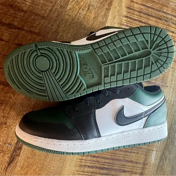 Jordan 1 Low Green Toe